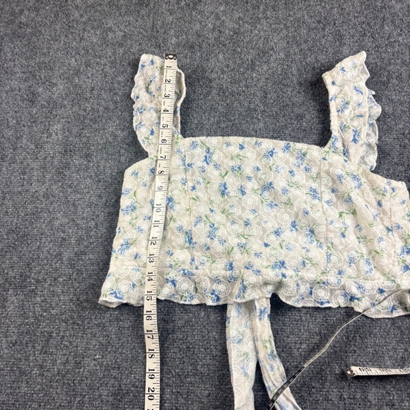 KIRIOUS Women’s Cropped Tank Top Blouse Back Tie Floral Lace size: Large - Picture 2 of 7